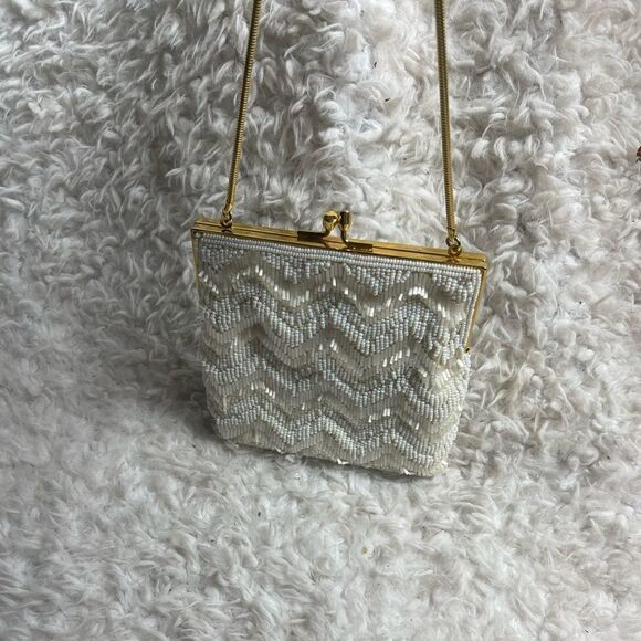 La Regale Handmade Beaded off white Handbag Clutch gold tone frame and strap. - Picture 1 of 12